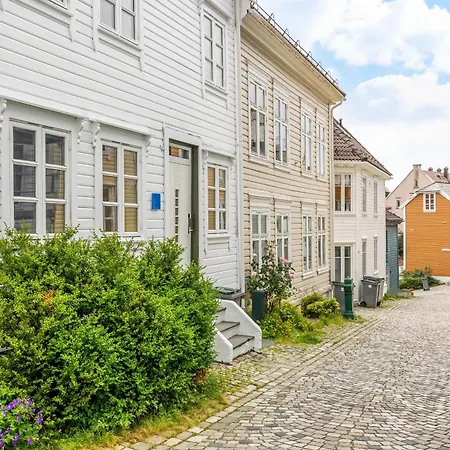 View To Bryggen - Renovated Dec 24 - Historic Cobblestone Street דירה