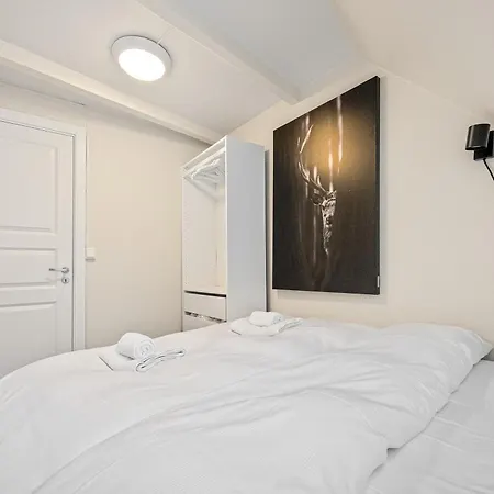 View To Bryggen - Renovated Dec 24 - Historic Cobblestone Street דירה ברגן