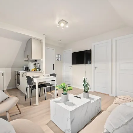 View To Bryggen - Renovated Dec 24 - Historic Cobblestone Street דירה *