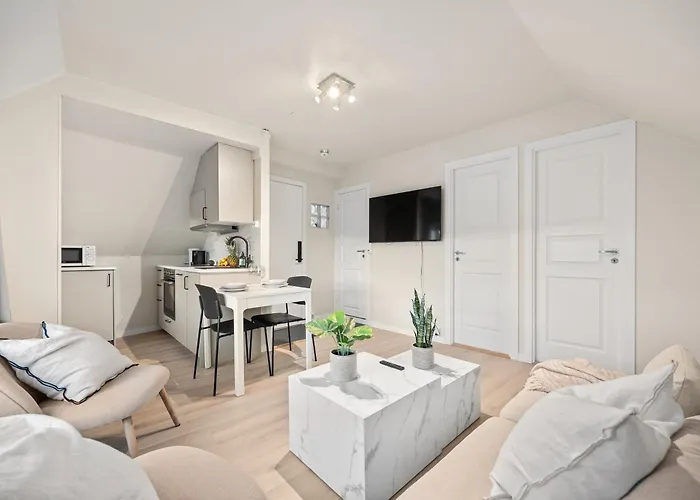 View To Bryggen - Renovated Dec 24 - Historic Cobblestone Street Apartament *