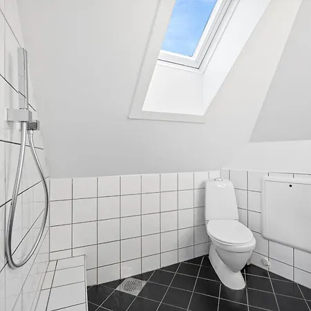 Apartment View To Bryggen - Renovated Dec 24 - Historic Cobblestone Street
