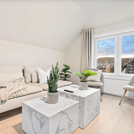 View To Bryggen - Renovated Dec 24 - Historic Cobblestone Street Apartment *