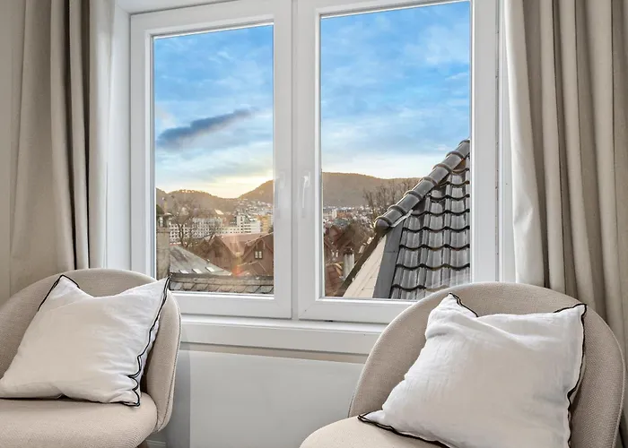 View To Bryggen - Renovated Dec 24 - Historic Cobblestone Street Bergen